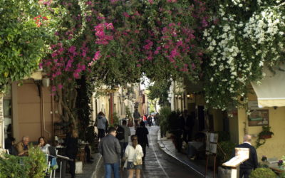 Paseando cerca de la acrópolis